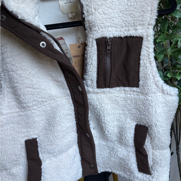 Thread & Supply Cream and chocolate Brown Sherpa Vest - Picture 2 of 5